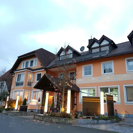 Hotel Zum Mueller Отель Лихтенфельс